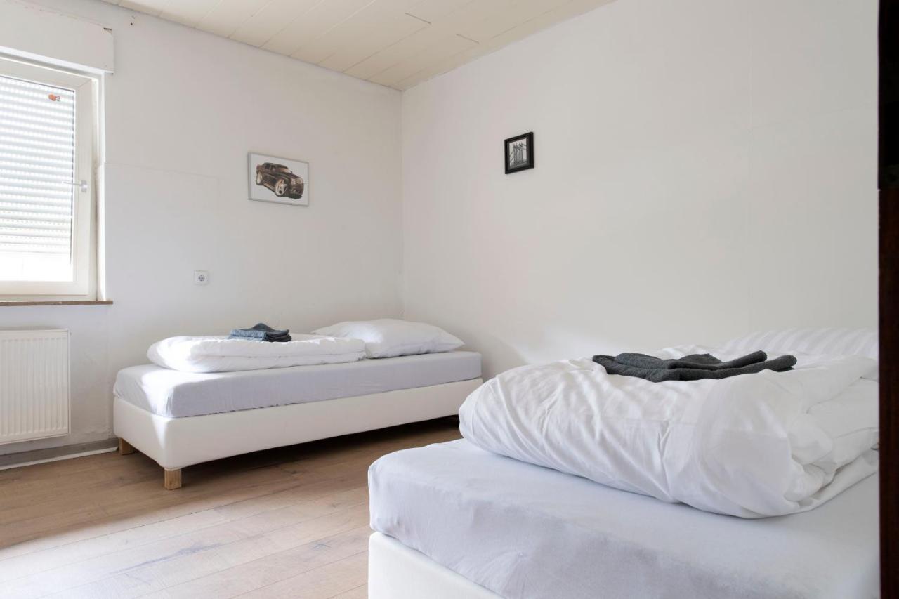 Workers Home- Central - 8 Single Box Spring Beds - Near Enschede グローナウ エクステリア 写真