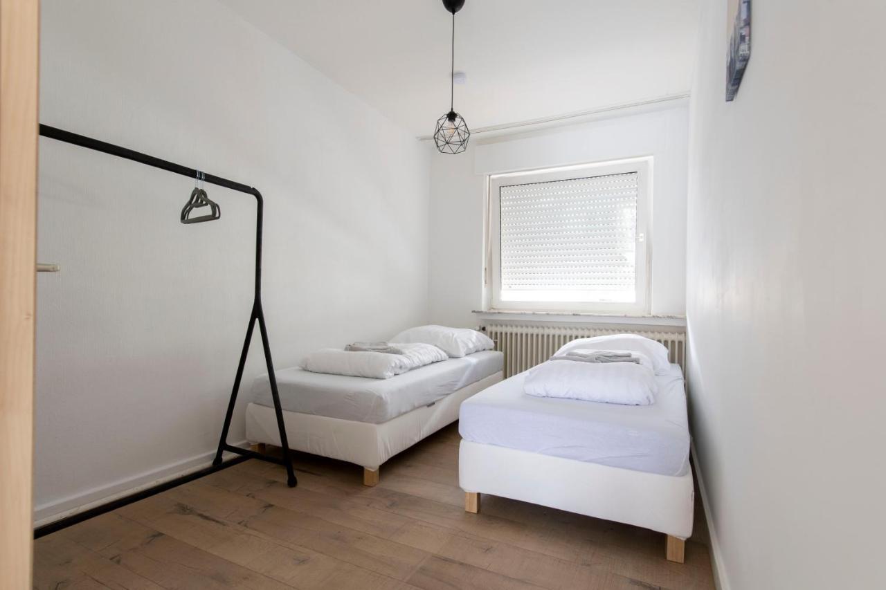 Workers Home- Central - 8 Single Box Spring Beds - Near Enschede グローナウ エクステリア 写真